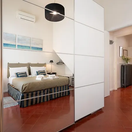 Historic Suite A Few Steps From Duomo شقة *